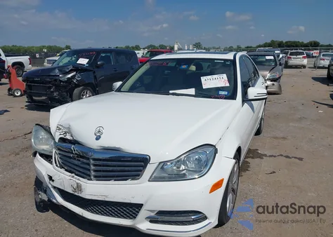 2013 Mercedes-Benz C 250 Luxury from USA, damaged, VIN WDDGF4HB0DA773342